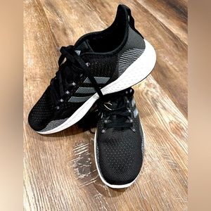 Women’s Adidas size 10 running shoes Fluidflow 2.0